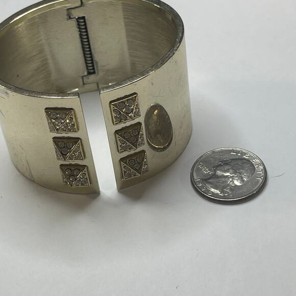 Victoria's Secret gold tone cuff bracelet hinged rhinestone trendy boho versatil - Picture 8 of 10